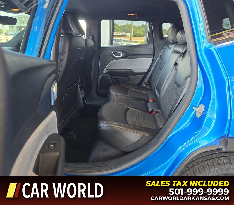 Jeep Compass Vehicle Full-screen Gallery Image 10
