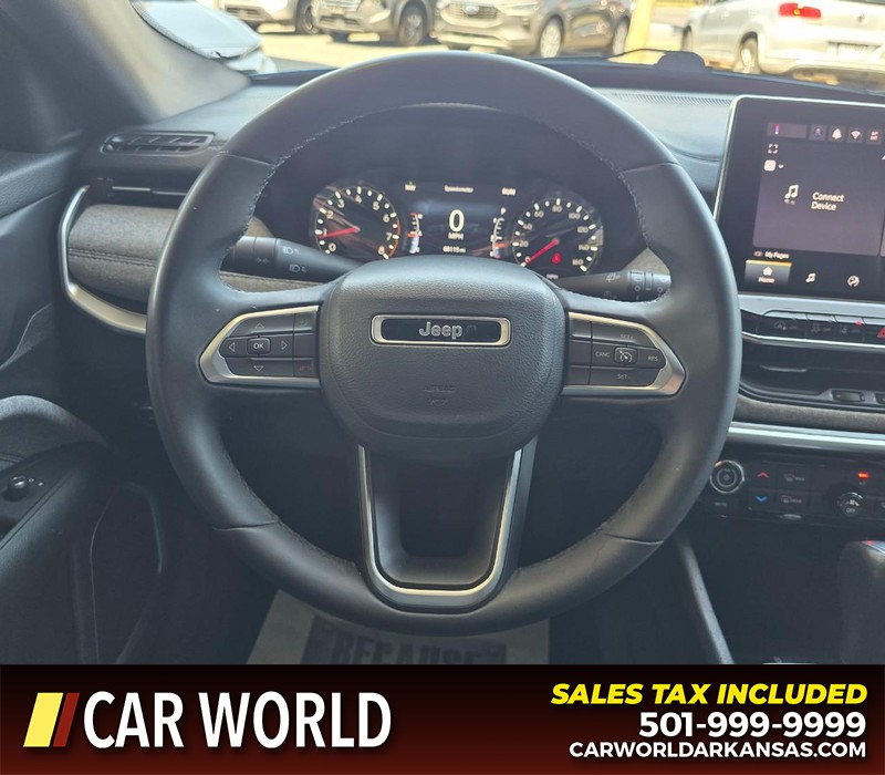 Jeep Compass Vehicle Full-screen Gallery Image 15