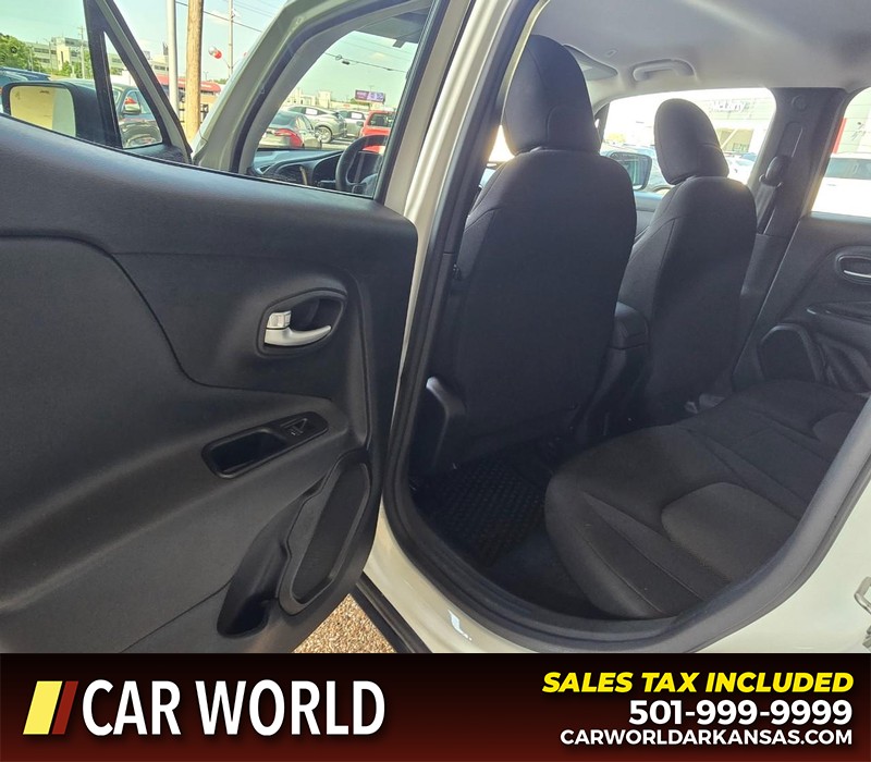 Jeep Renegade Vehicle Full-screen Gallery Image 9