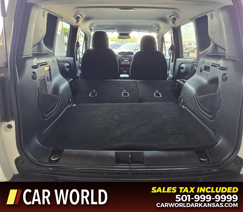 Jeep Renegade Vehicle Full-screen Gallery Image 14