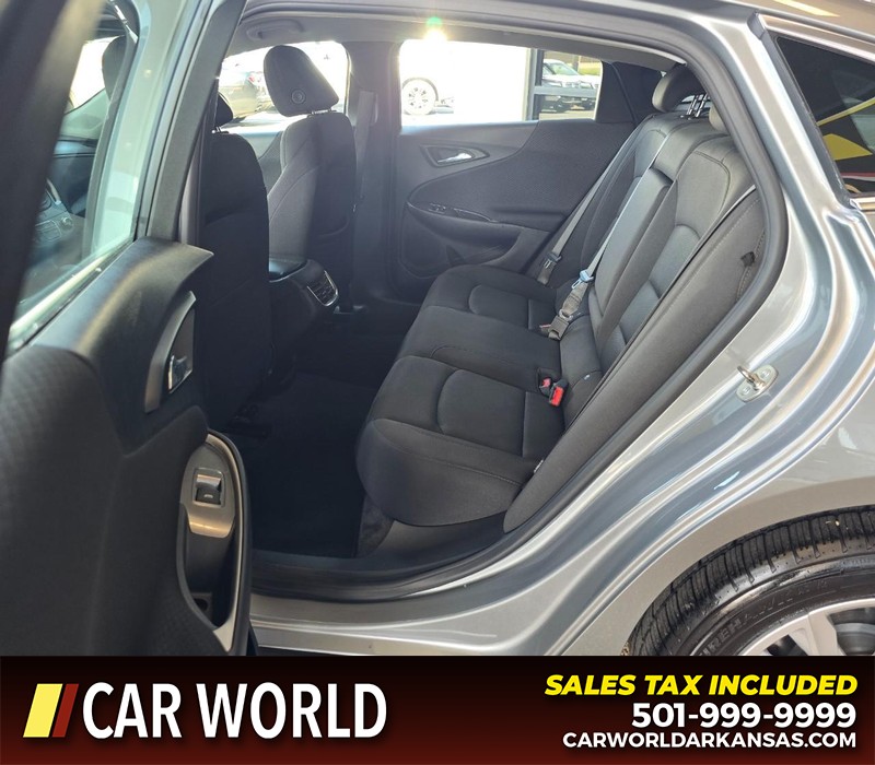 Chevrolet Malibu Vehicle Full-screen Gallery Image 10