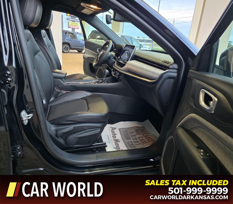 Jeep Compass Vehicle Full-screen Gallery Image 11