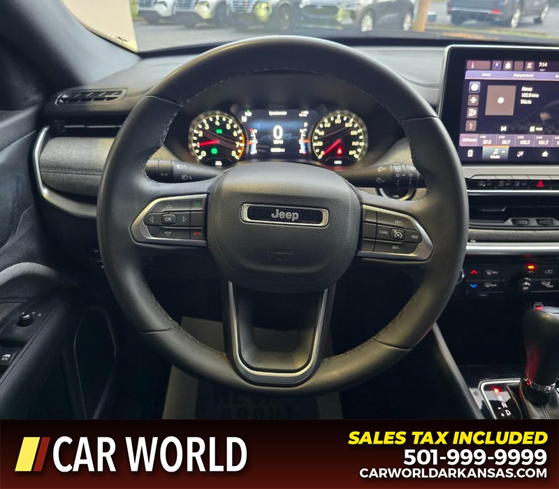Jeep Compass Vehicle Full-screen Gallery Image 15
