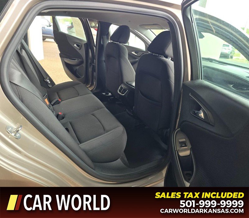 Chevrolet Malibu Vehicle Full-screen Gallery Image 12