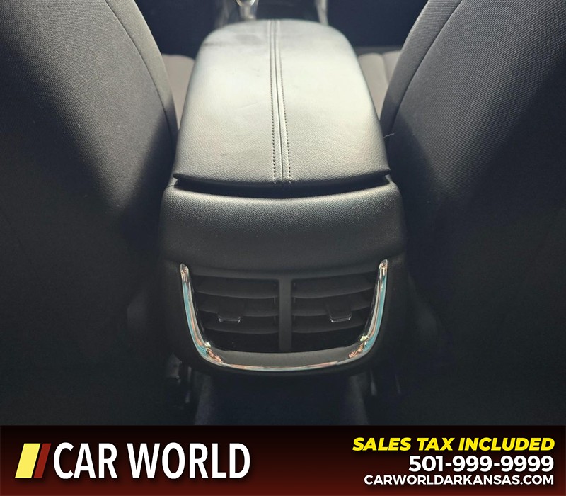 Chevrolet Malibu Vehicle Full-screen Gallery Image 19