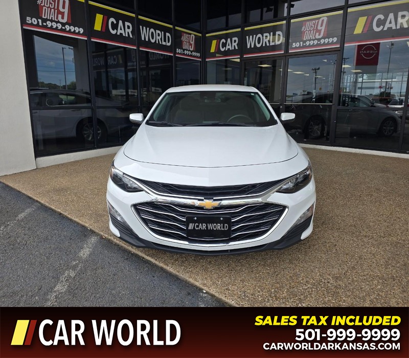 Chevrolet Malibu Vehicle Full-screen Gallery Image 2