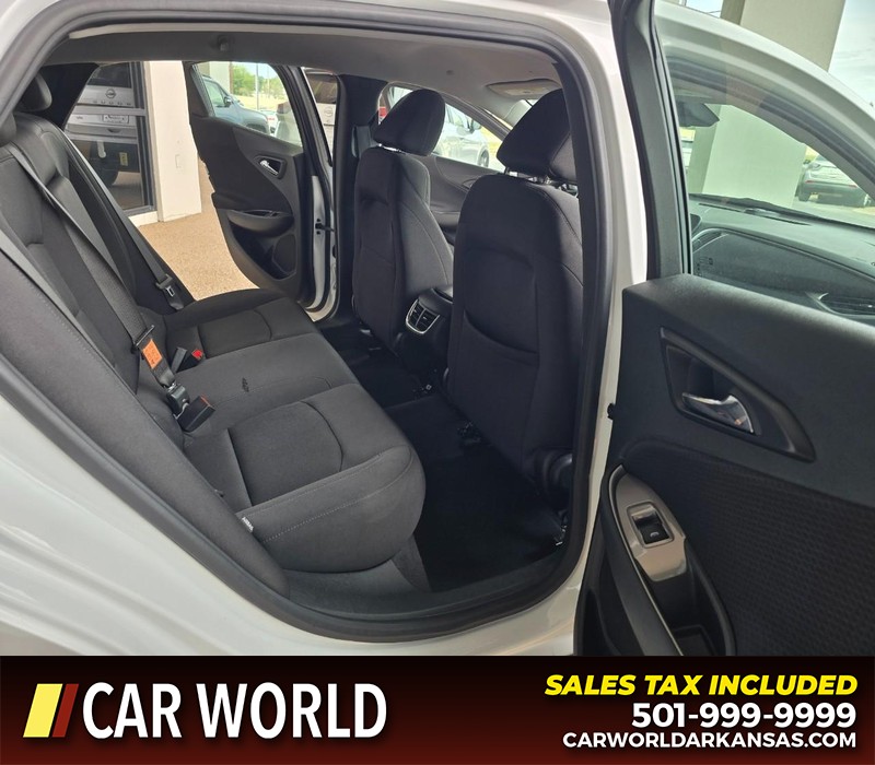Chevrolet Malibu Vehicle Full-screen Gallery Image 12