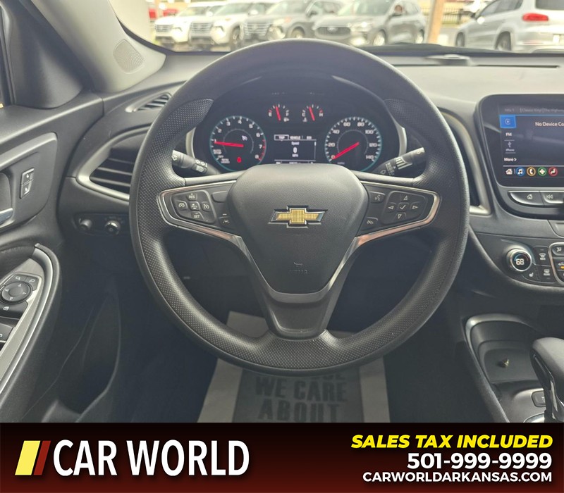 Chevrolet Malibu Vehicle Full-screen Gallery Image 15