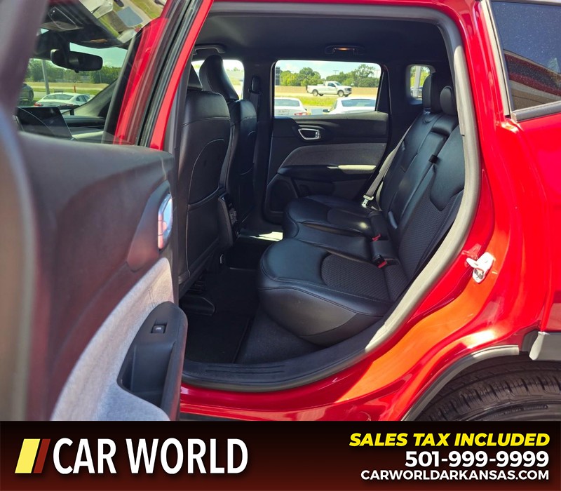 Jeep Compass Vehicle Full-screen Gallery Image 10
