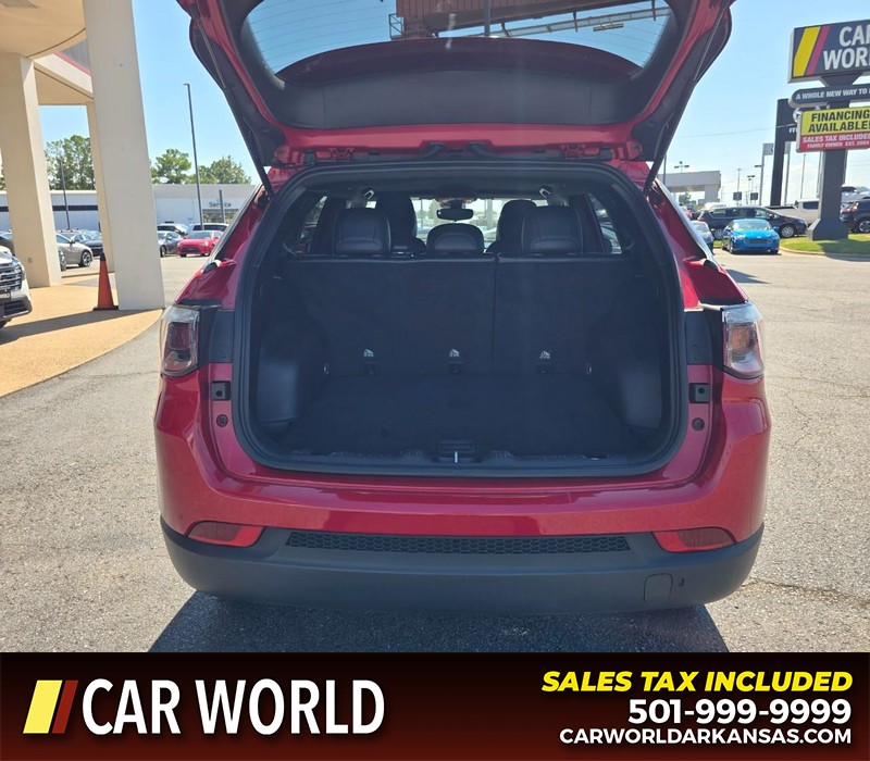 Jeep Compass Vehicle Full-screen Gallery Image 13