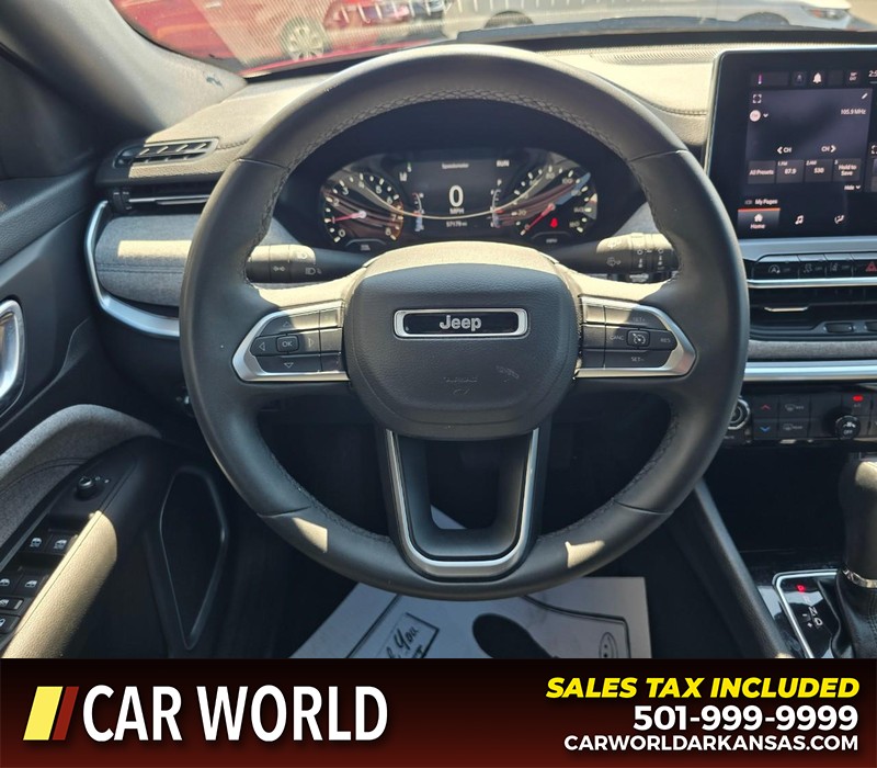 Jeep Compass Vehicle Full-screen Gallery Image 15