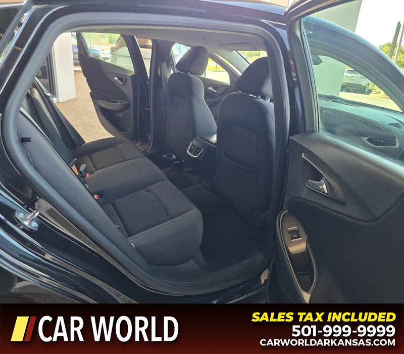 Chevrolet Malibu Vehicle Full-screen Gallery Image 12