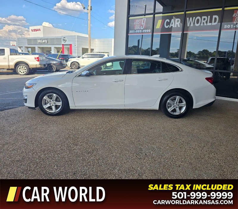 Chevrolet Malibu Vehicle Full-screen Gallery Image 4