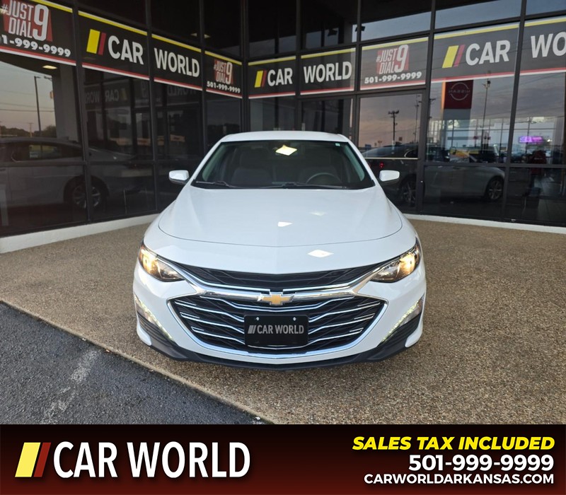 Chevrolet Malibu Vehicle Full-screen Gallery Image 2
