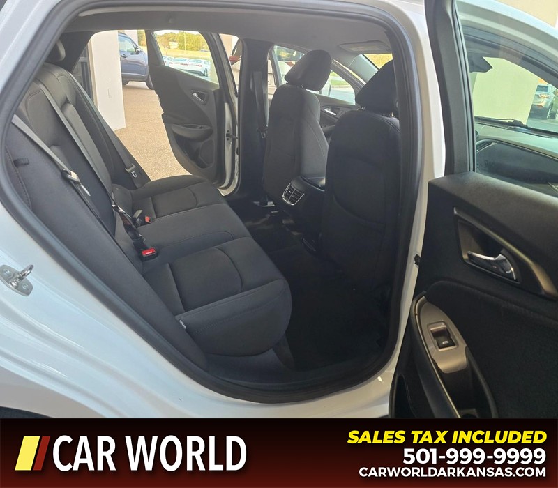 Chevrolet Malibu Vehicle Full-screen Gallery Image 12