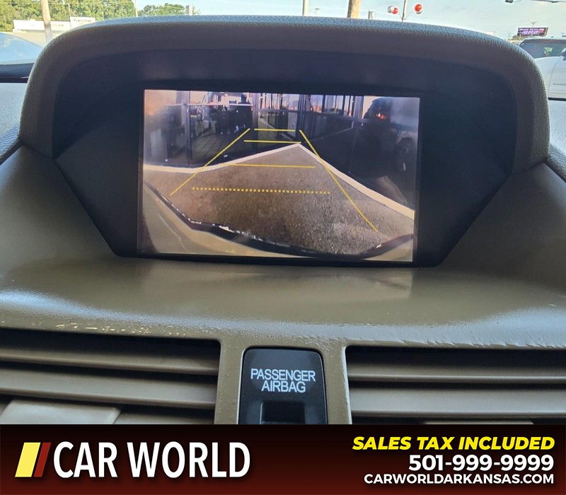 Acura MDX Vehicle Full-screen Gallery Image 22