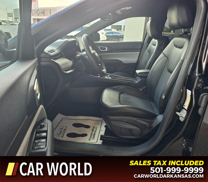 Jeep Compass Vehicle Full-screen Gallery Image 8