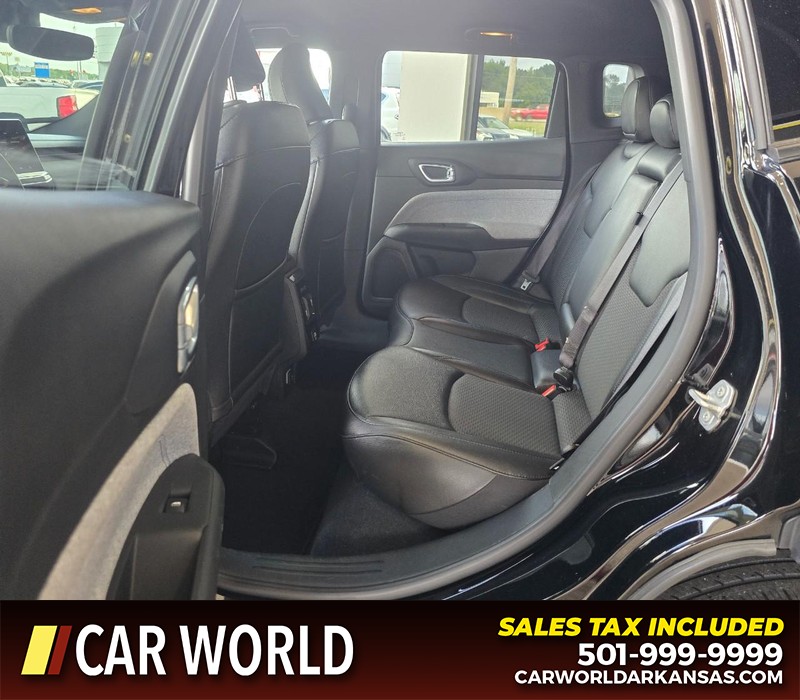Jeep Compass Vehicle Full-screen Gallery Image 10