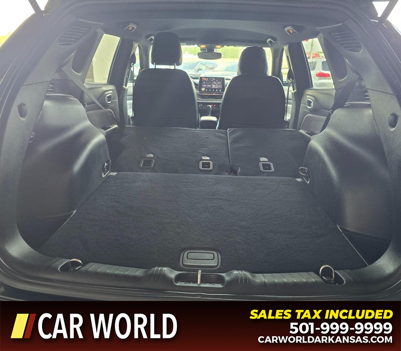 Jeep Compass Vehicle Full-screen Gallery Image 14