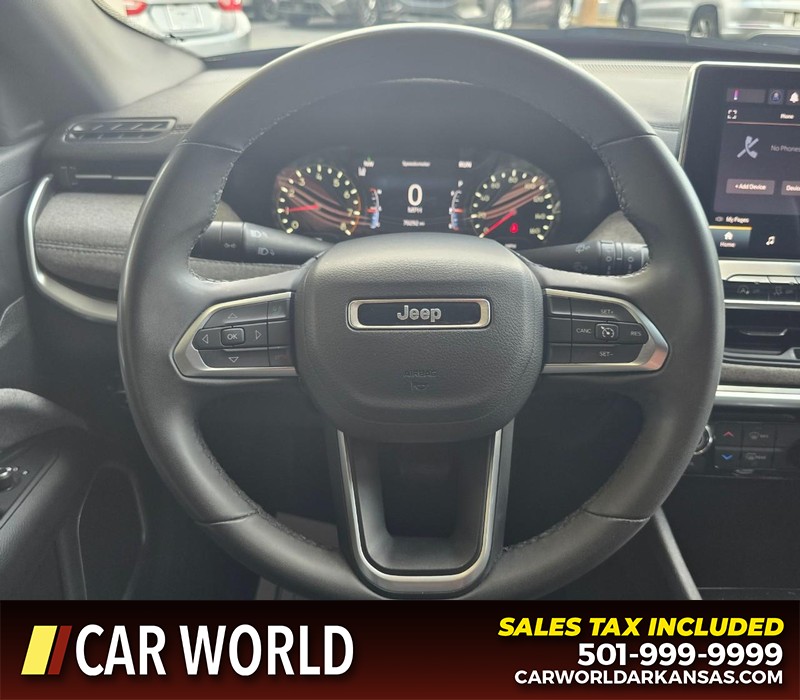 Jeep Compass Vehicle Full-screen Gallery Image 15