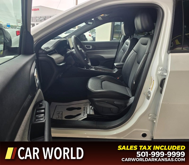Jeep Compass Vehicle Full-screen Gallery Image 8