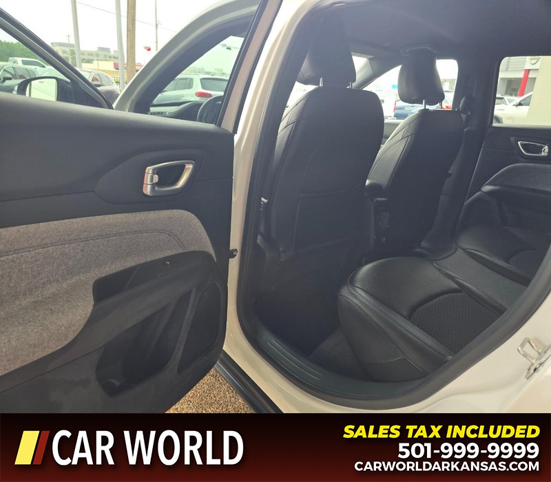 Jeep Compass Vehicle Full-screen Gallery Image 9
