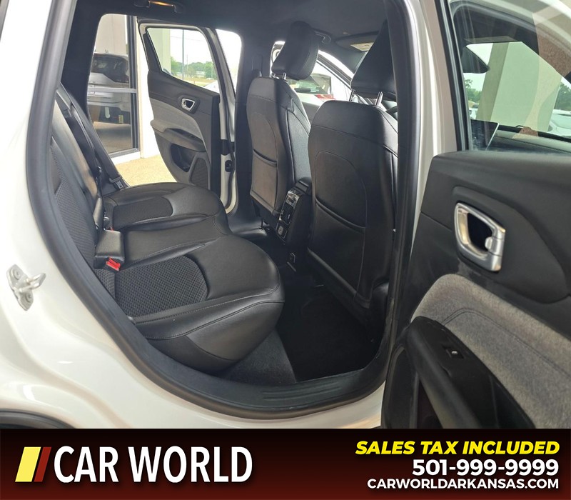Jeep Compass Vehicle Full-screen Gallery Image 12
