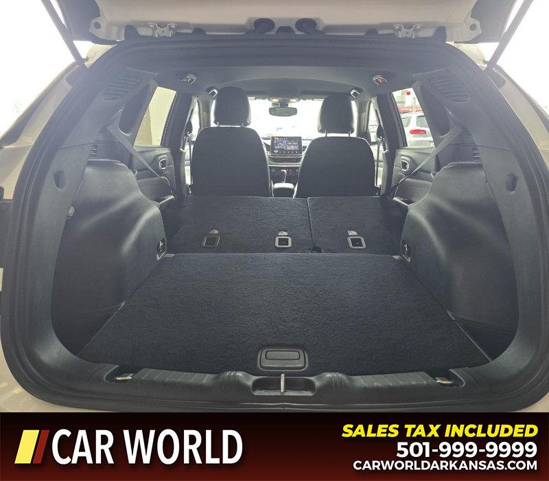 Jeep Compass Vehicle Full-screen Gallery Image 14
