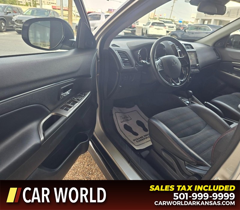 Mitsubishi Outlander Sport Vehicle Full-screen Gallery Image 7