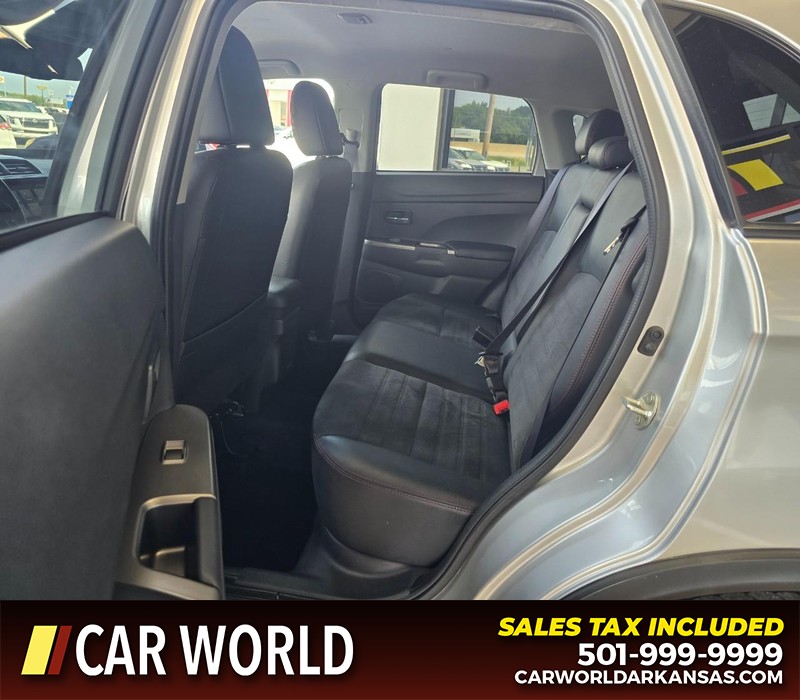 Mitsubishi Outlander Sport Vehicle Full-screen Gallery Image 10