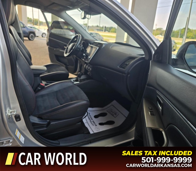Mitsubishi Outlander Sport Vehicle Full-screen Gallery Image 11