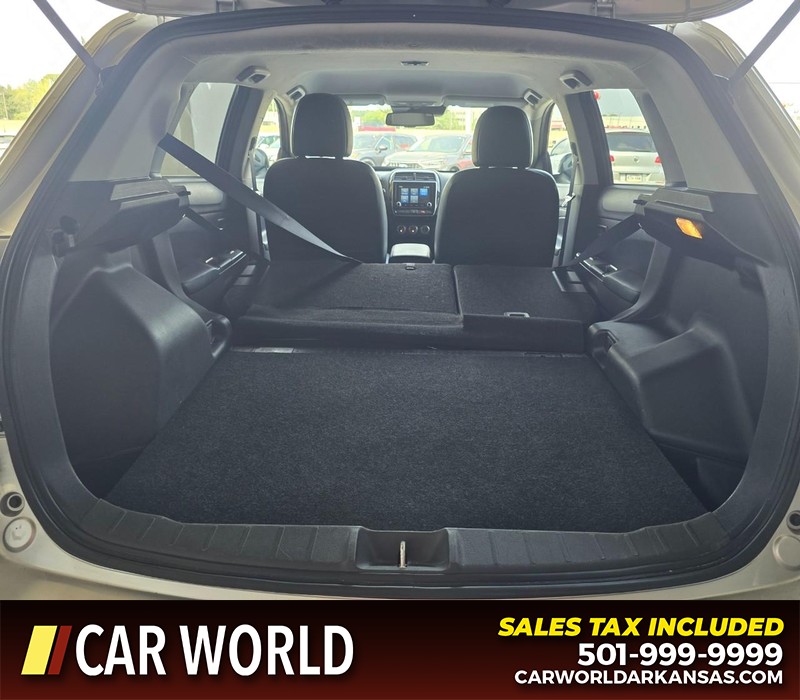 Mitsubishi Outlander Sport Vehicle Full-screen Gallery Image 14