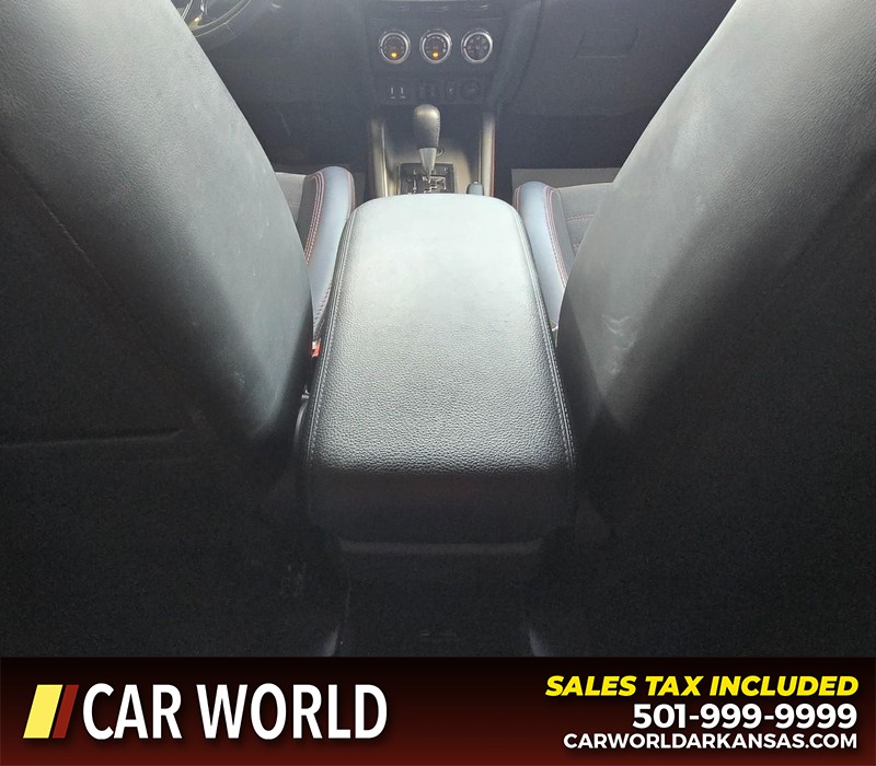 Mitsubishi Outlander Sport Vehicle Full-screen Gallery Image 19