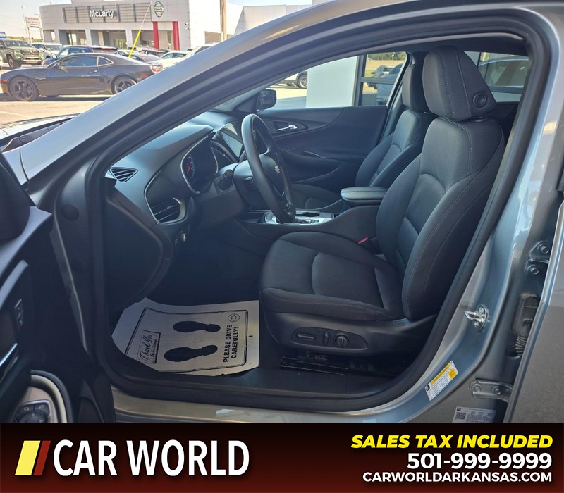 Chevrolet Malibu Vehicle Full-screen Gallery Image 8