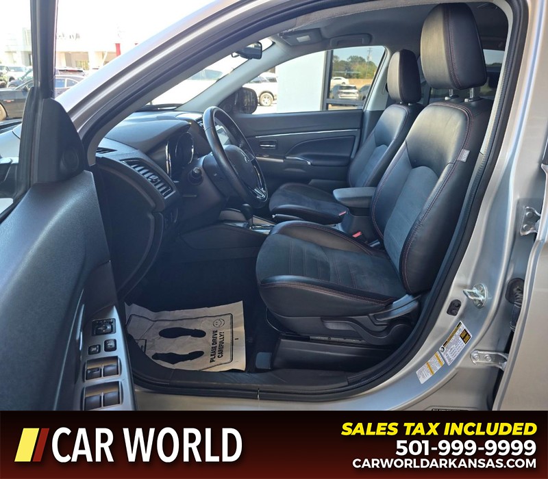 Mitsubishi Outlander Sport Vehicle Full-screen Gallery Image 8