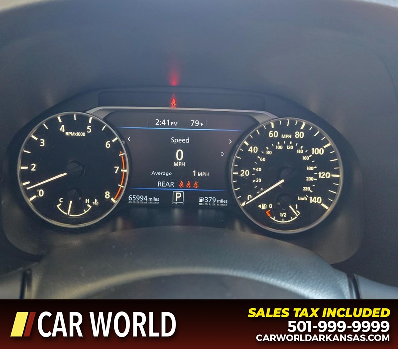 Nissan Altima Vehicle Full-screen Gallery Image 17