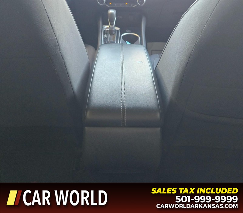 Nissan Altima Vehicle Full-screen Gallery Image 19