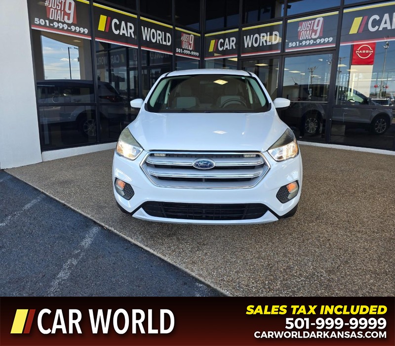 Ford Escape Vehicle Full-screen Gallery Image 2