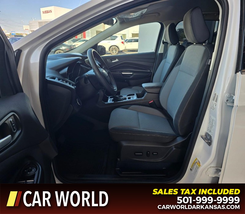 Ford Escape Vehicle Full-screen Gallery Image 8