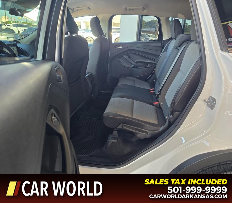 Ford Escape Vehicle Full-screen Gallery Image 10