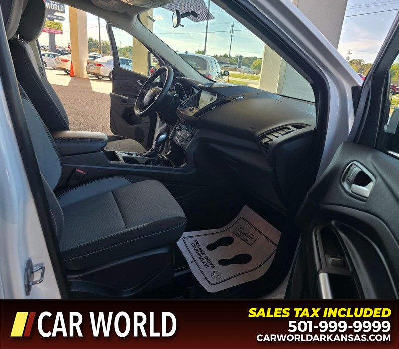 Ford Escape Vehicle Full-screen Gallery Image 11