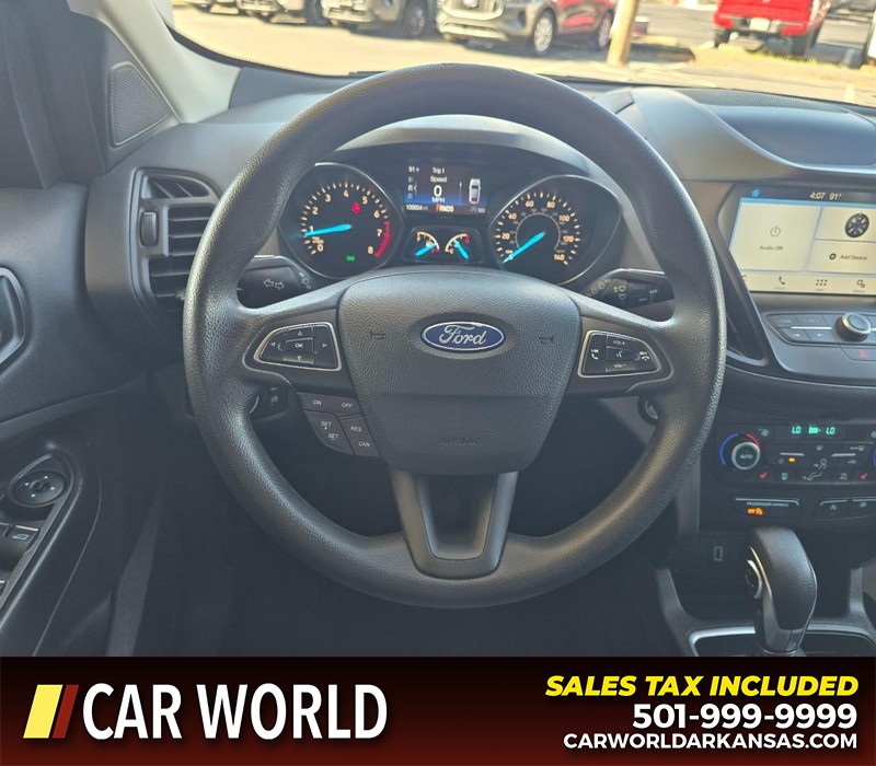 Ford Escape Vehicle Full-screen Gallery Image 15