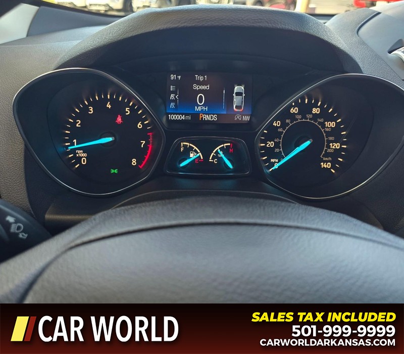 Ford Escape Vehicle Full-screen Gallery Image 17