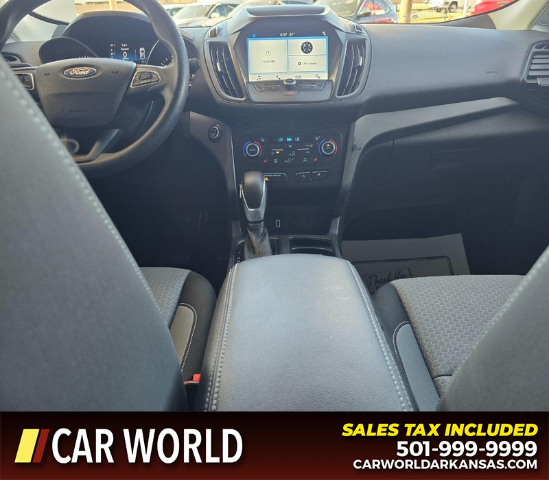 Ford Escape Vehicle Full-screen Gallery Image 18