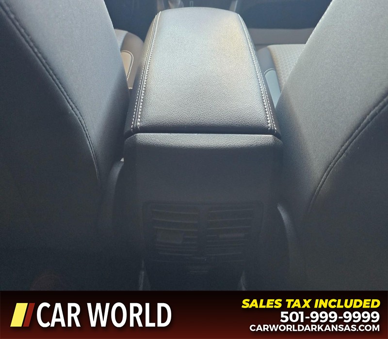 Ford Escape Vehicle Full-screen Gallery Image 19