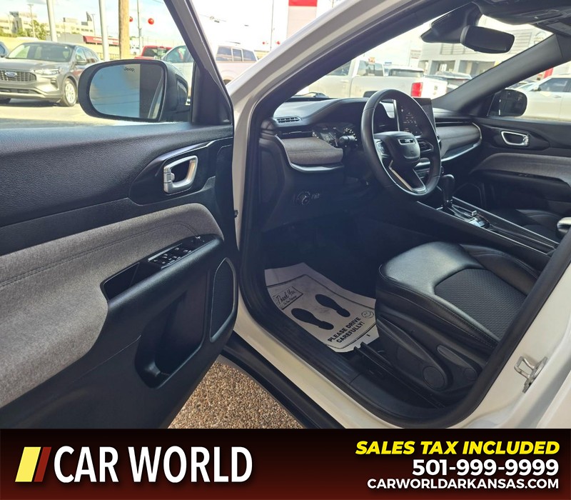 Jeep Compass Vehicle Full-screen Gallery Image 7
