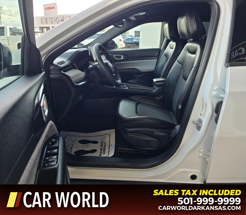 Jeep Compass Vehicle Full-screen Gallery Image 8