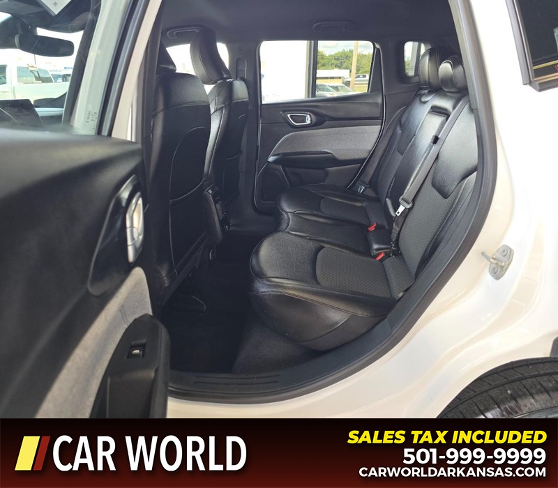 Jeep Compass Vehicle Full-screen Gallery Image 10