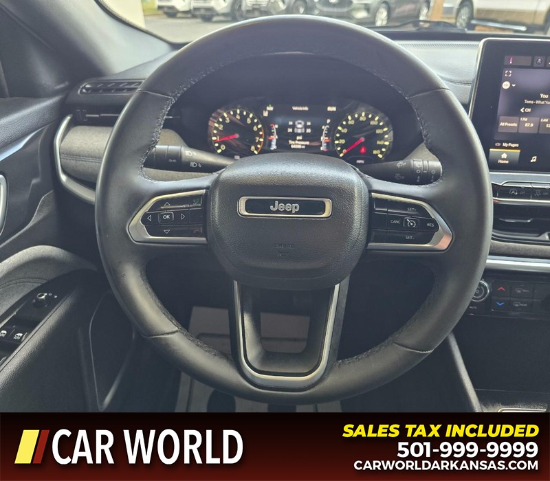 Jeep Compass Vehicle Full-screen Gallery Image 15