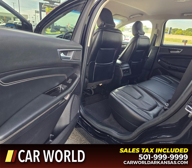 Ford Edge Vehicle Full-screen Gallery Image 10